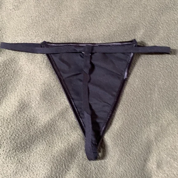 NWT elegant bustier w/ matching thong. Approx. 14 in. Expands approx. 4 inches - Picture 10 of 11